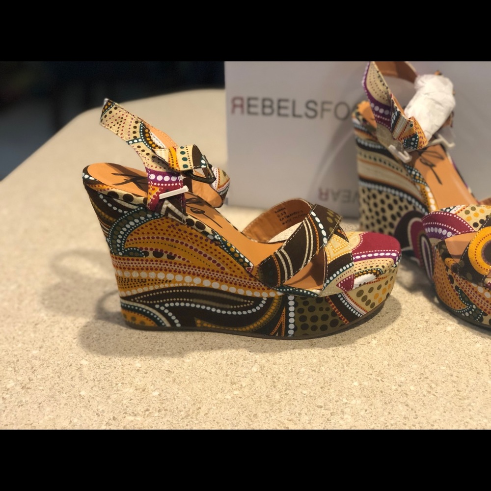 Sandals - Picture 3 of 4